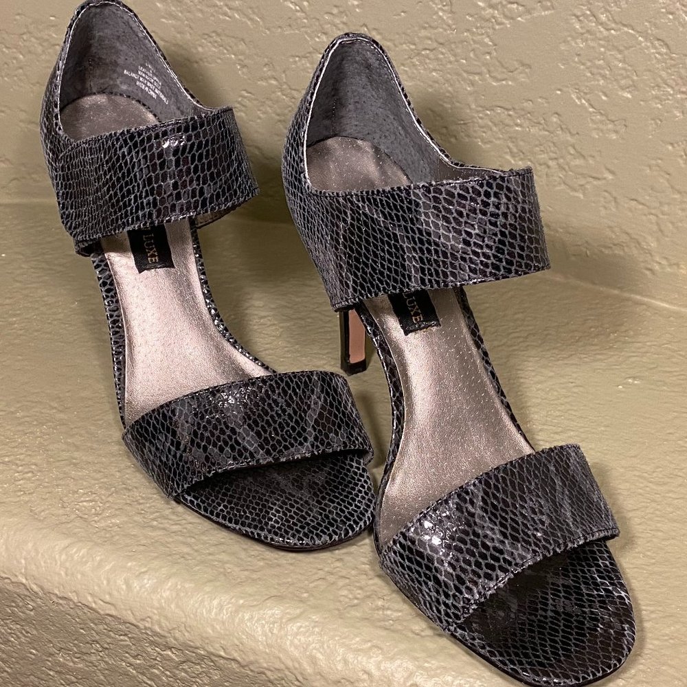 Steve Madden Luxe Black Snake Billy Heels (used) 8